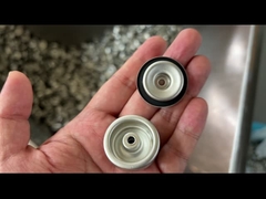 Plastik-Stammgas-Lichter-Wiederauffüllventil mit klarem lackiertem Blechbecher