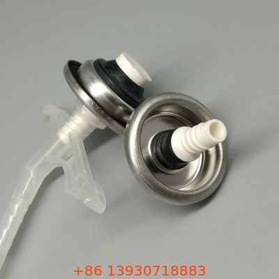 Effizientes und Niederdruck-PU-Schaum-Sprühventil für Zwei-Komponenten-Schaum-Kits mit vollständiger Produkträumung und minimalem Abfall.