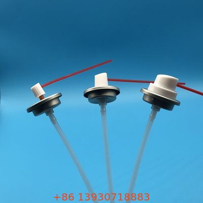 WD-40 Schmierventil zum Schutz und zur Schmierung beweglicher Teile im Automobilbereich