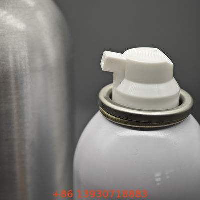 Kompaktes Rasier-Schaumventil für Reise-Rasier-Sets mit auslaufsicherer Abdichtung und einfacher Bedienung